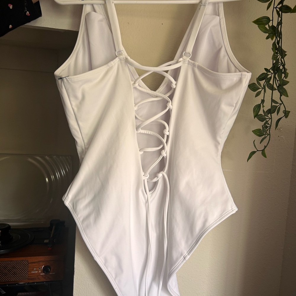 Hi-Cut Plungey Short - XL